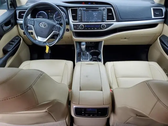 2017 TOYOTA HIGHLANDER SE  