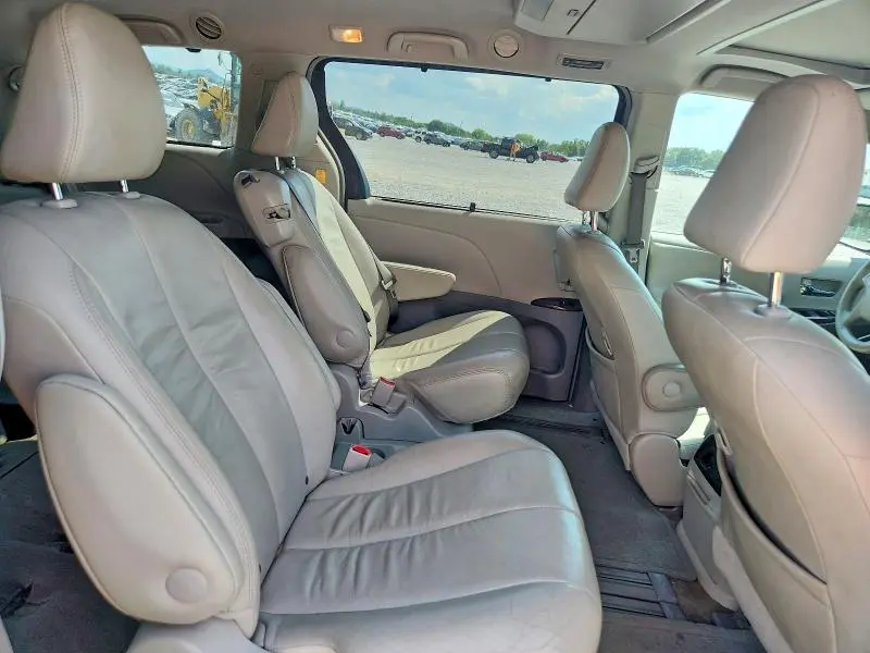 2012 TOYOTA SIENNA XLE 8-PASSENGER  