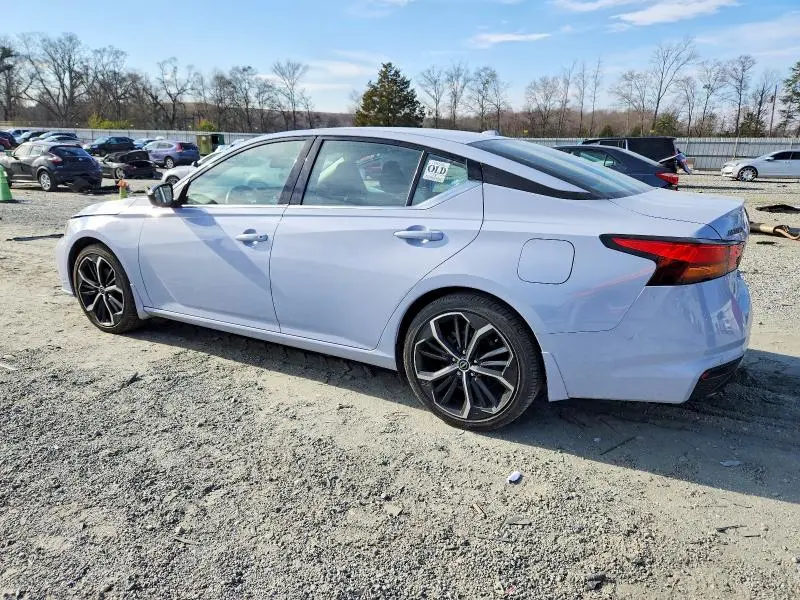 2024 NISSAN ALTIMA SR  