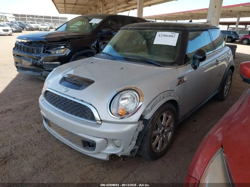 2011 MINI COOPER S  