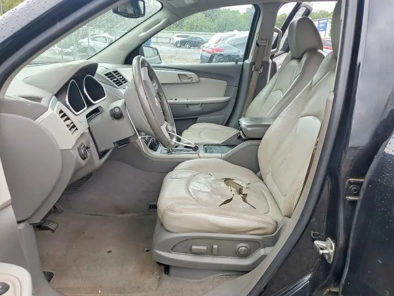2011 CHEVROLET TRAVERSE LT  