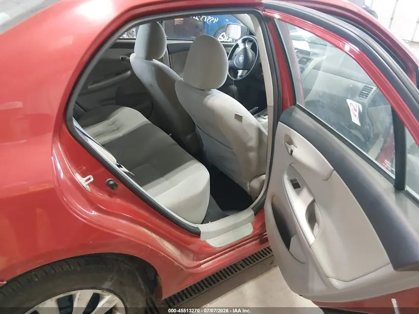 2013 TOYOTA COROLLA LE