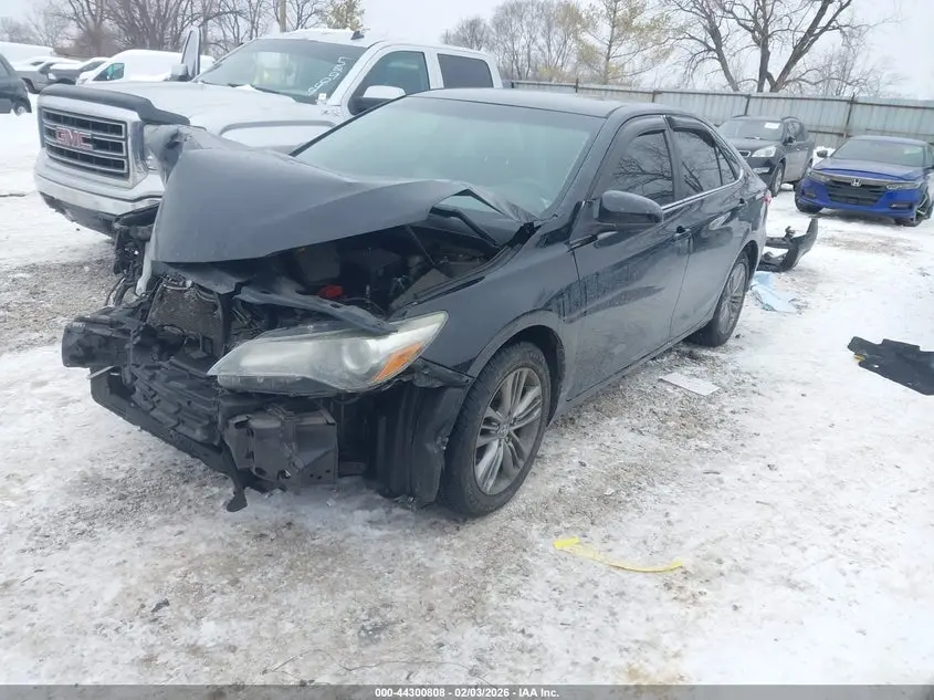 2015 TOYOTA CAMRY SE