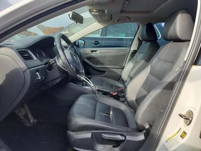 2012 VOLKSWAGEN JETTA SE  