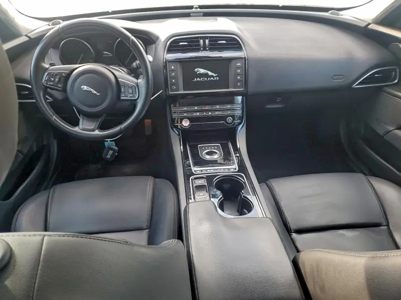 2017 JAGUAR XE PREMIUM  