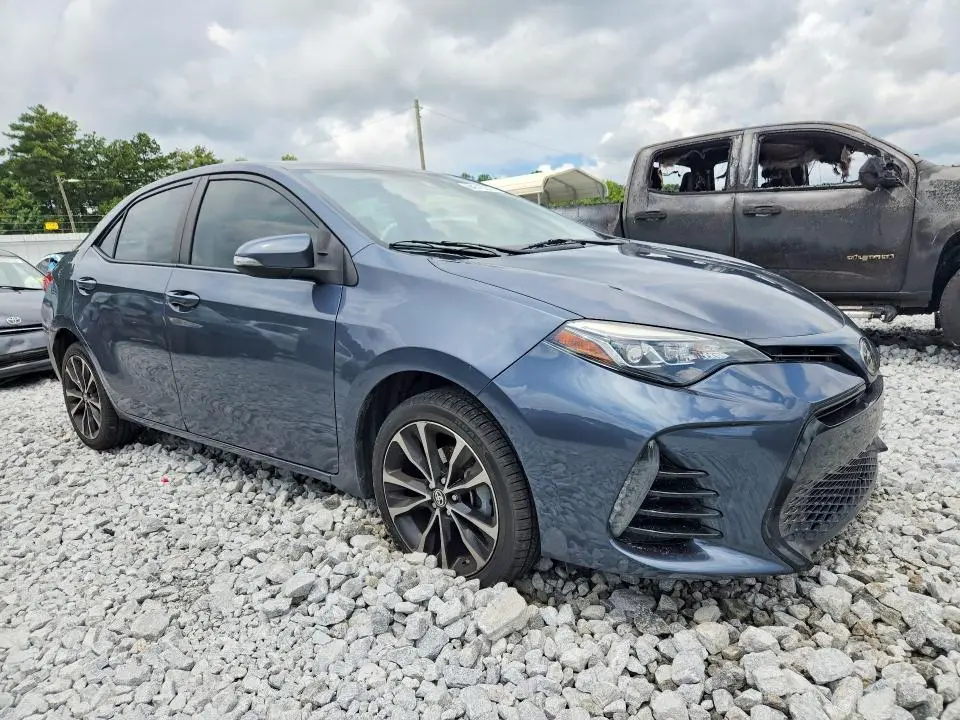 2018 TOYOTA COROLLA SE  
