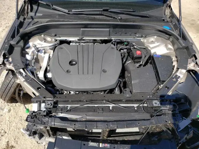 2025 VOLVO XC60 PLUS  