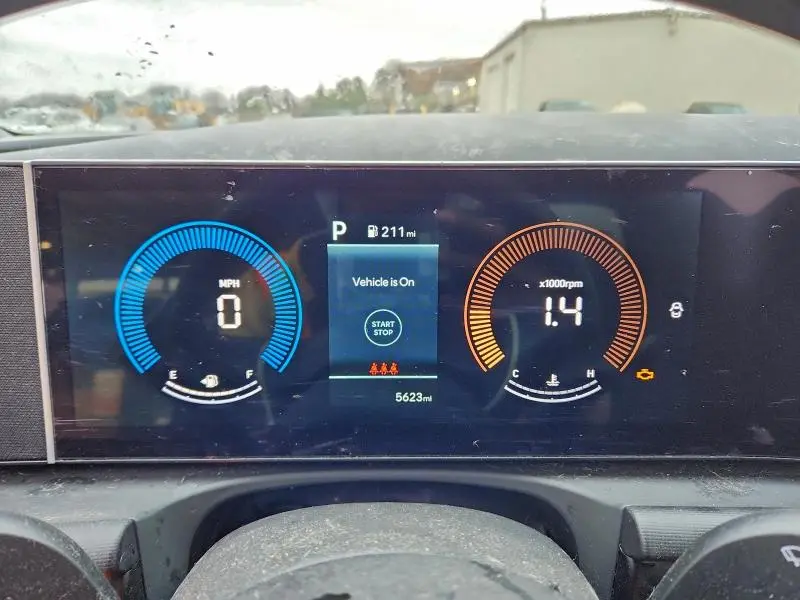 2025 HYUNDAI SANTA CRUZ SE  