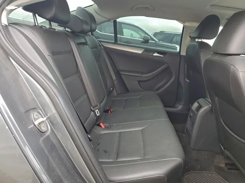 2017 VOLKSWAGEN JETTA SE  