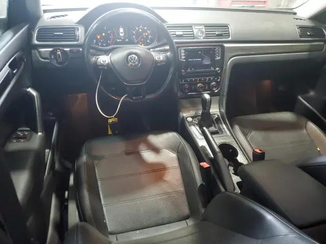 2017 VOLKSWAGEN PASSAT SE  