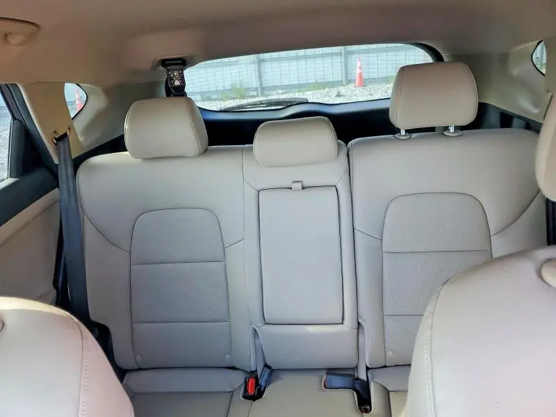 2017 HYUNDAI TUCSON SE PLUS  