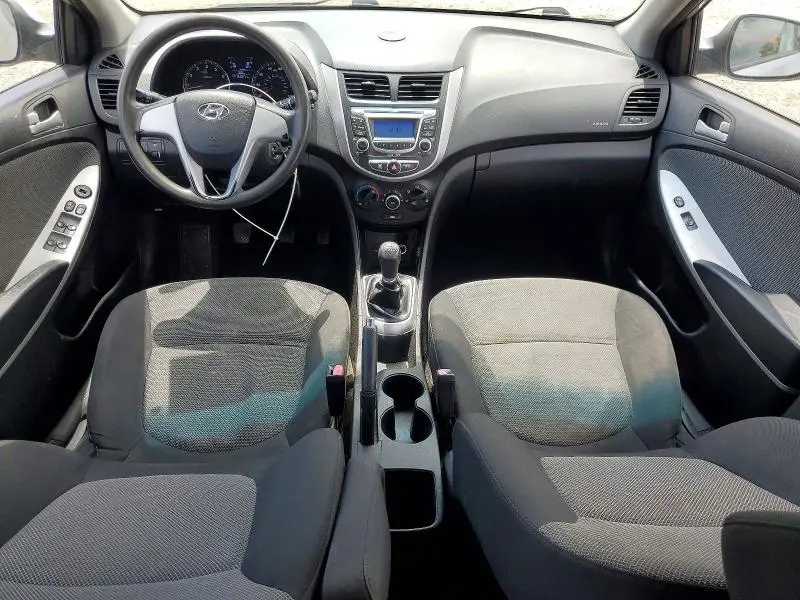 2013 HYUNDAI ACCENT GS  