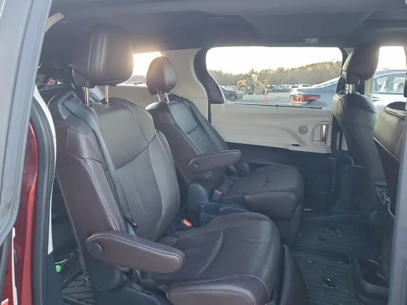 2024 TOYOTA SIENNA LIMITED  