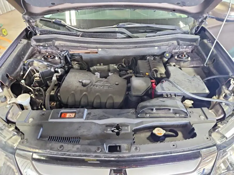 2016 MITSUBISHI OUTLANDER SE  