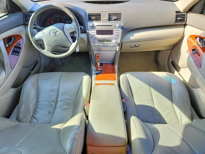 2011 TOYOTA CAMRY XLE  