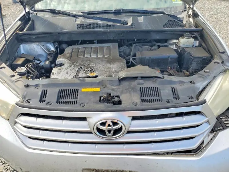 2013 TOYOTA HIGHLANDER PLUS  