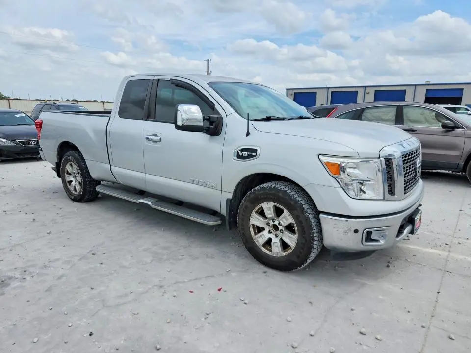 2017 NISSAN TITAN SV  