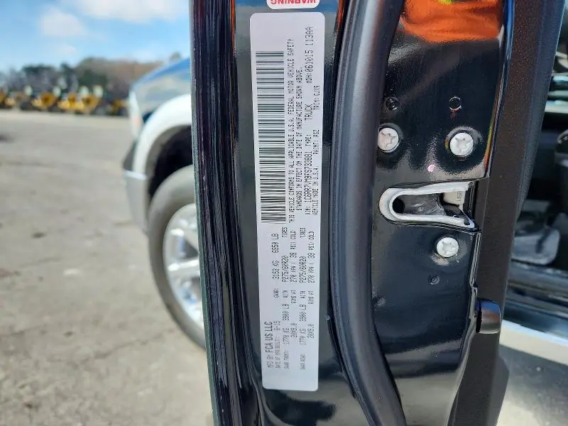 2015 RAM 1500 LARAMIE  