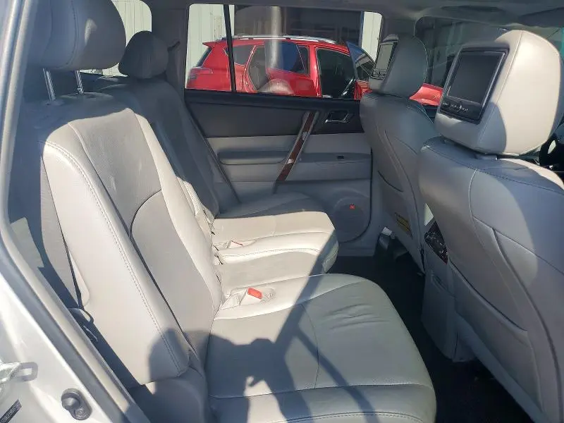 2011 TOYOTA HIGHLANDER LIMITED  