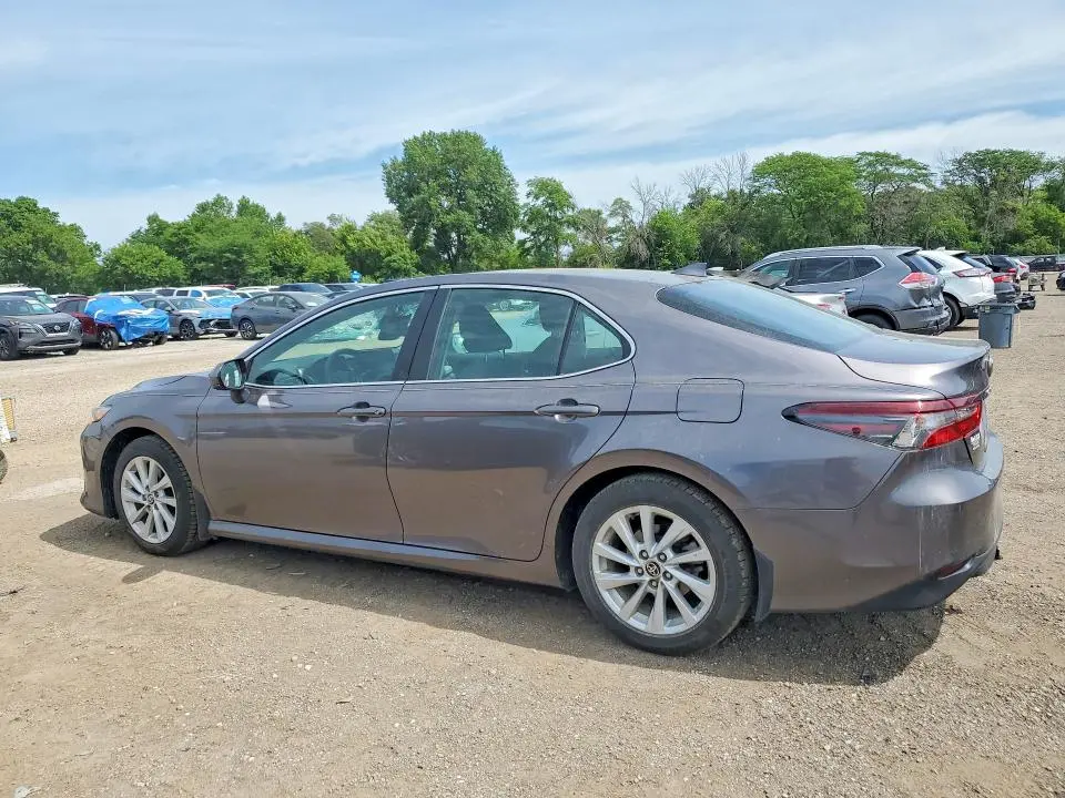 2022 TOYOTA CAMRY LE  