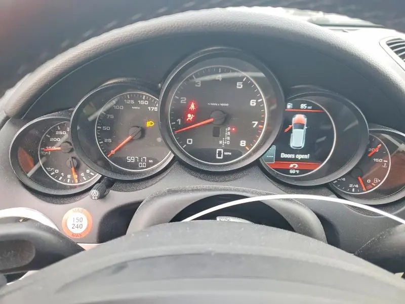 2014 PORSCHE CAYENNE   
