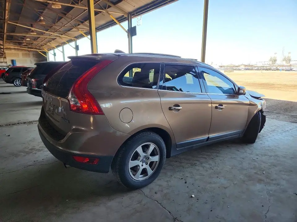 2011 VOLVO XC60 3.2  