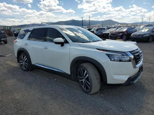 2024 NISSAN PATHFINDER PLATINUM  