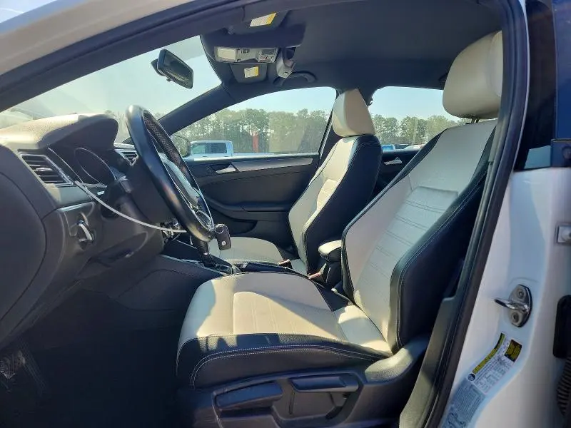 2017 VOLKSWAGEN JETTA SPORT  