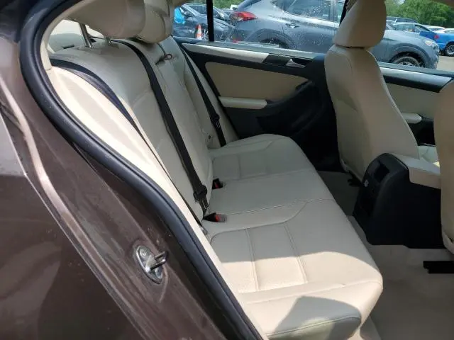 2013 VOLKSWAGEN JETTA SE  