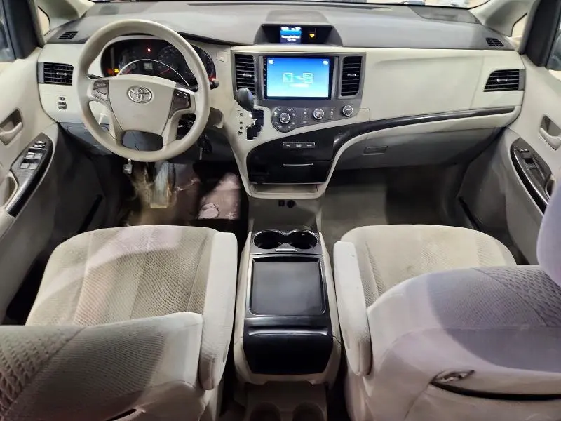 2011 TOYOTA SIENNA LE  