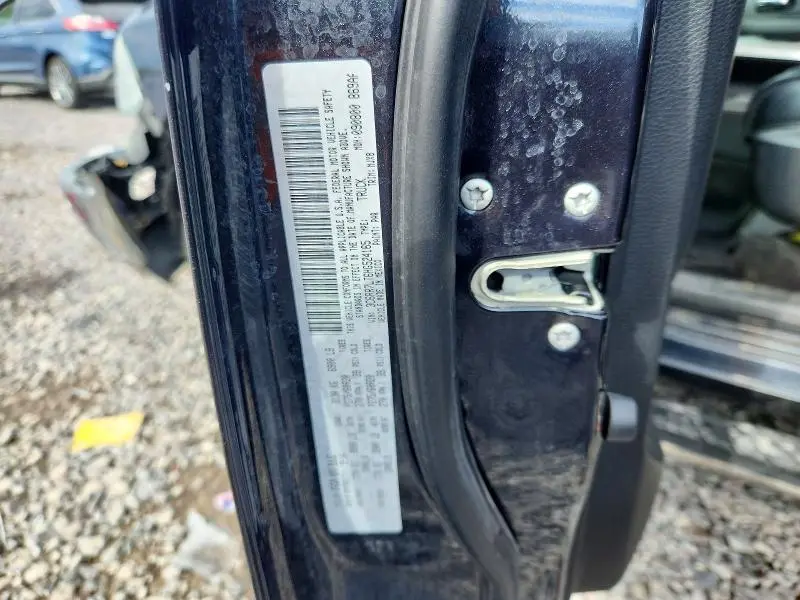 2017 RAM 1500 SLT  