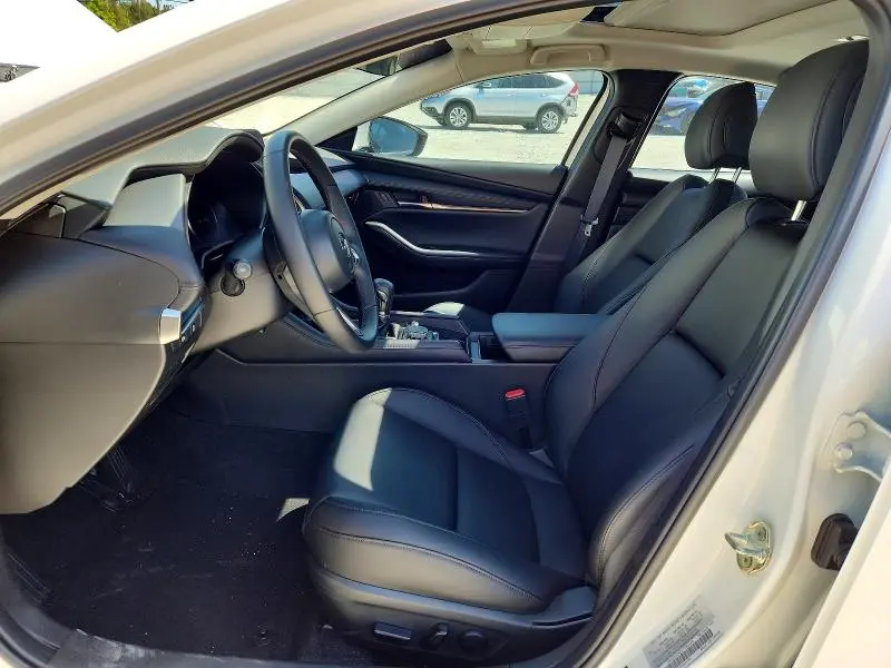 2025 MAZDA 3 PREFERRED  