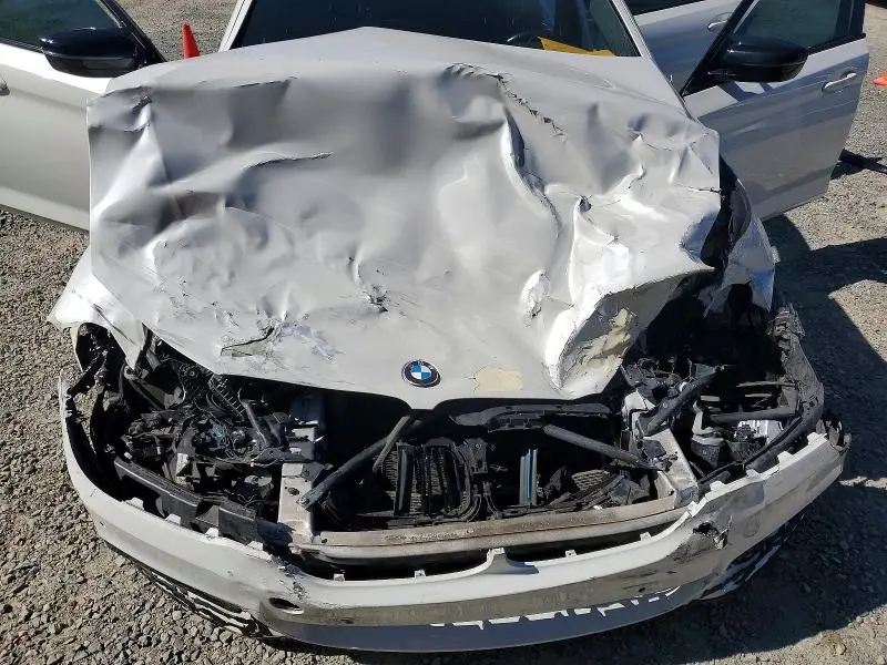 2019 BMW 530XE   