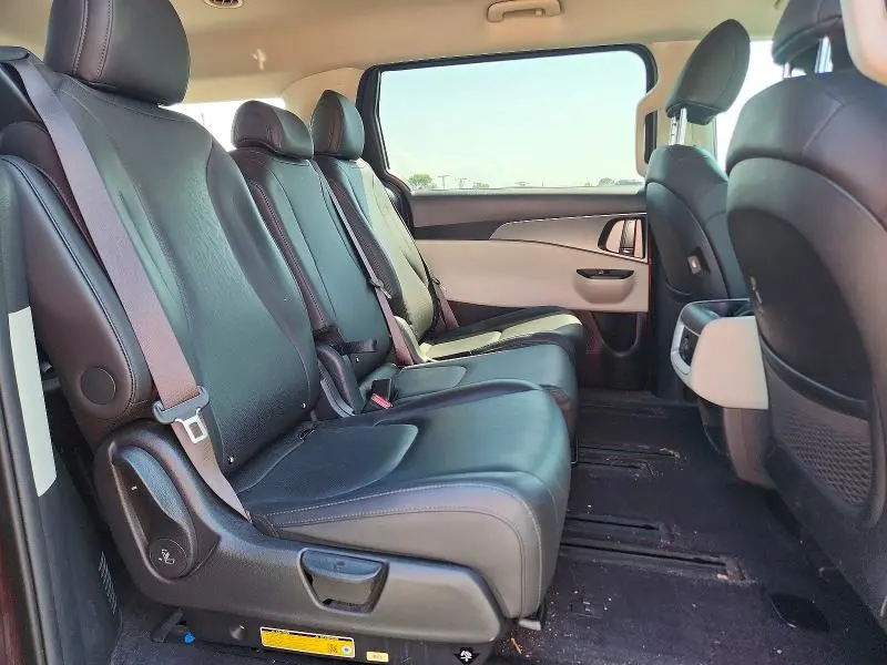 2024 KIA CARNIVAL LX  