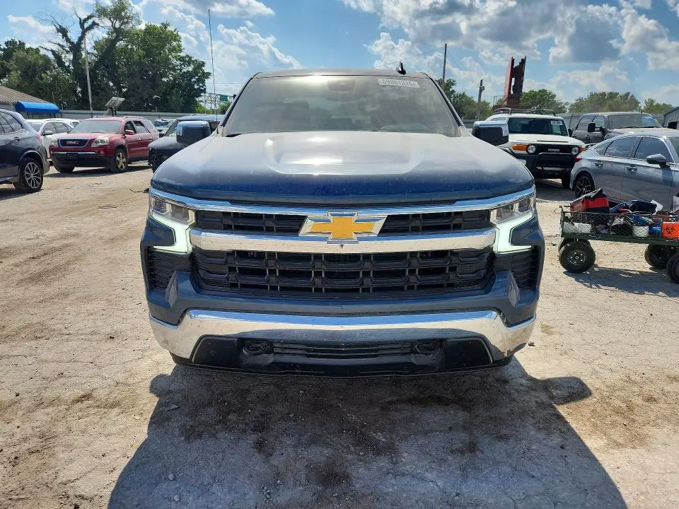 2024 CHEVROLET SILVERADO K1500 LT  