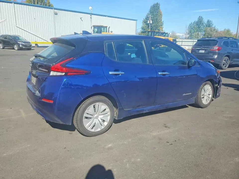 2019 NISSAN LEAF S  