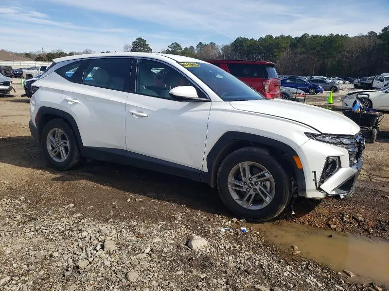 2025 HYUNDAI TUCSON SE  