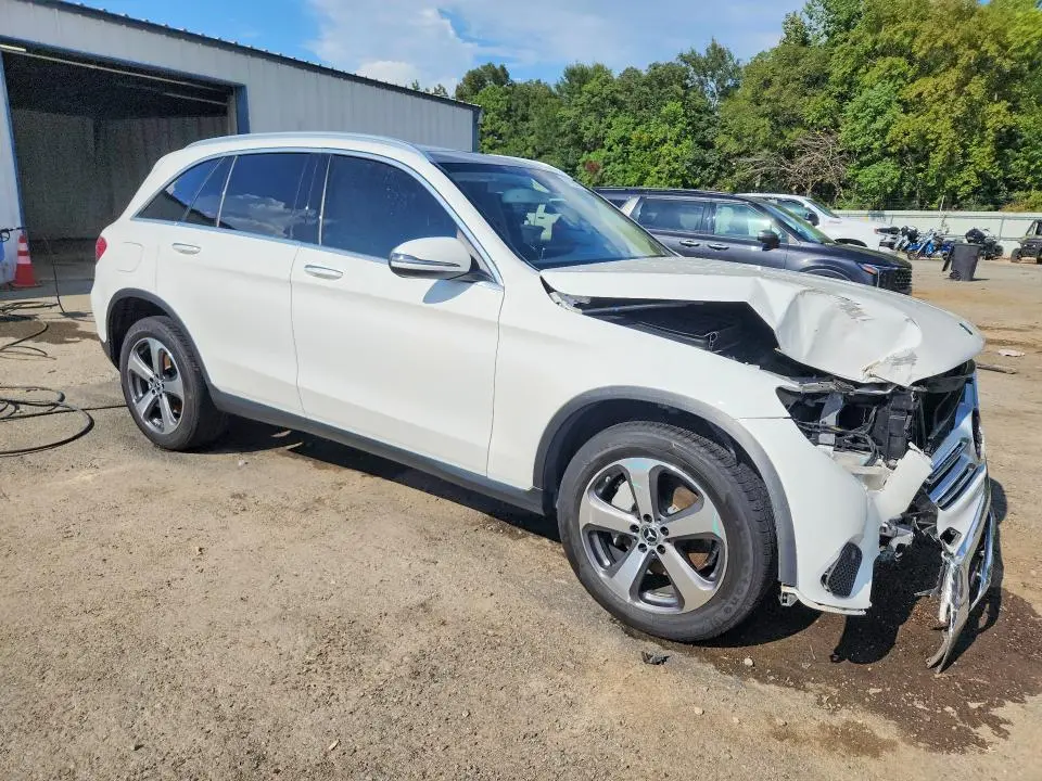 2019 MERCEDES-BENZ GLC 300  
