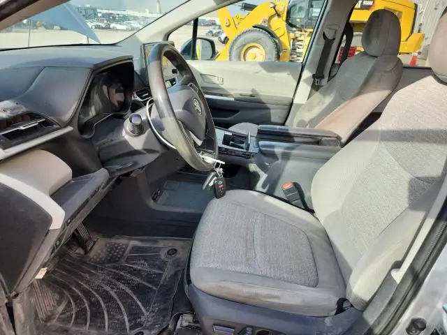 2021 TOYOTA SIENNA LE  