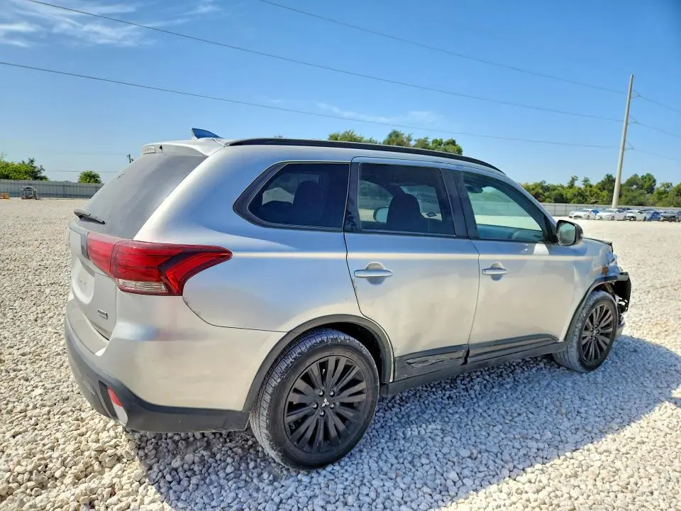 2020 MITSUBISHI OUTLANDER SE  