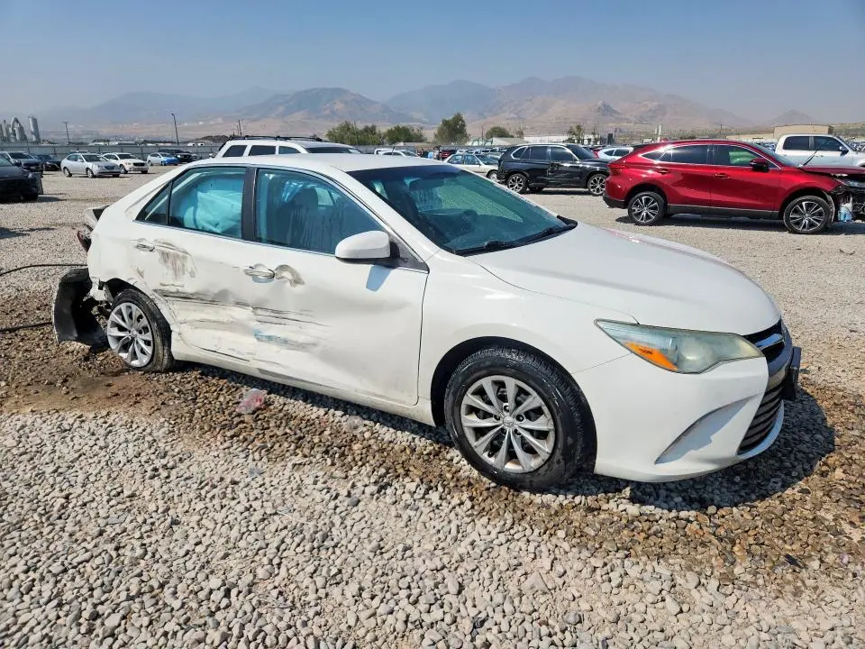 2015 TOYOTA CAMRY LE  