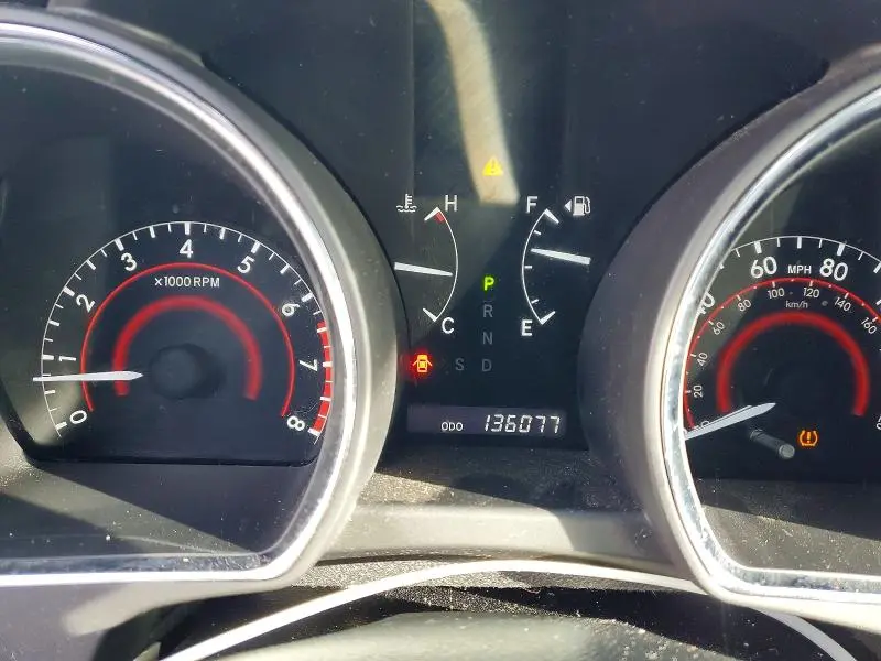 2012 TOYOTA HIGHLANDER SE  