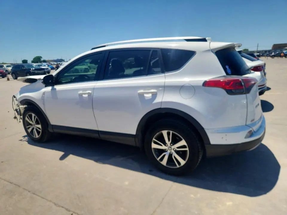 2018 TOYOTA RAV4 XLE  