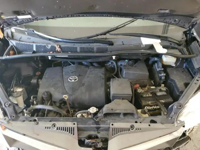 2018 TOYOTA SIENNA XLE  