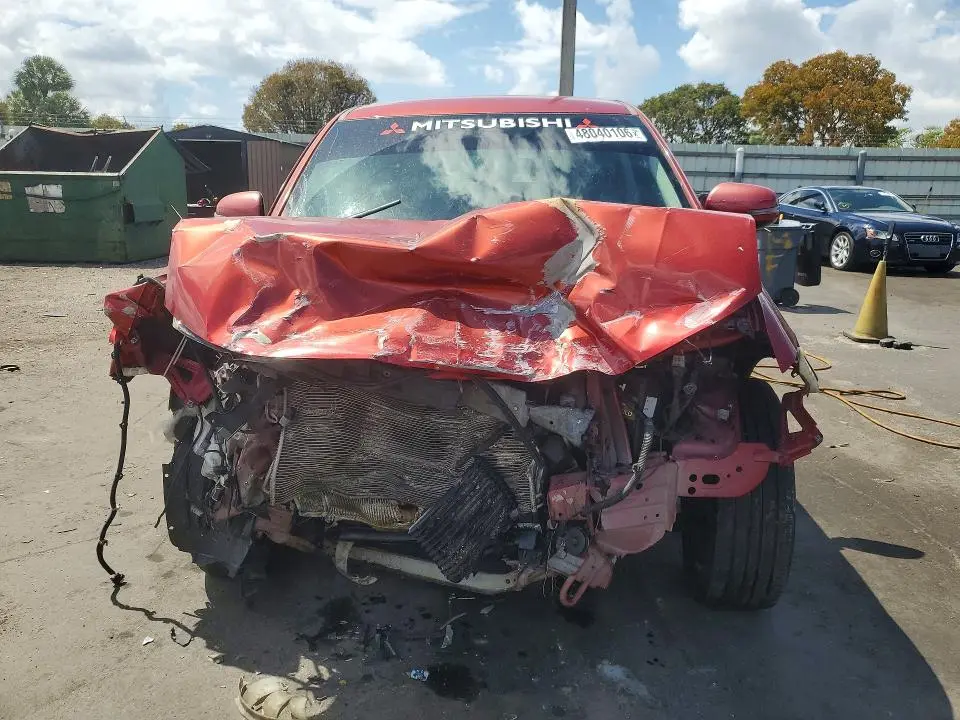 2016 MITSUBISHI OUTLANDER SE  