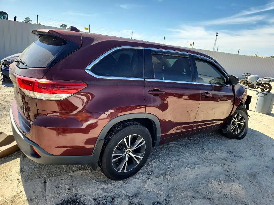 2017 TOYOTA HIGHLANDER LE PLUS  