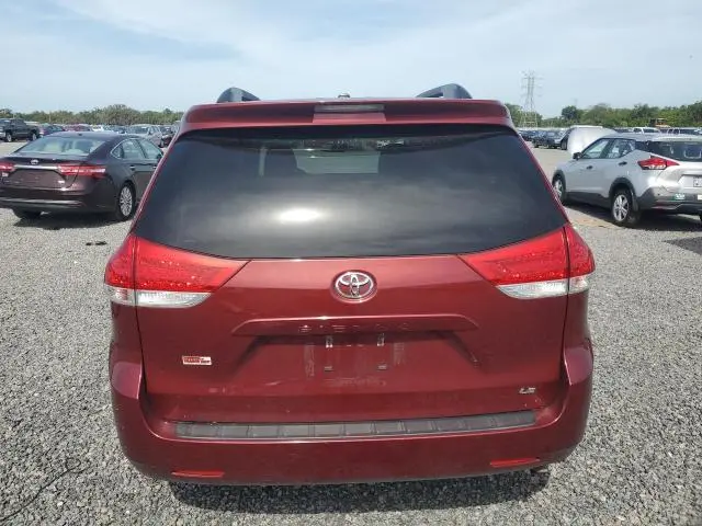 2014 TOYOTA SIENNA LE  