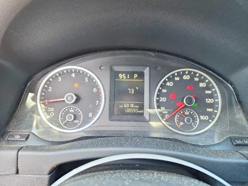2011 VOLKSWAGEN TIGUAN   