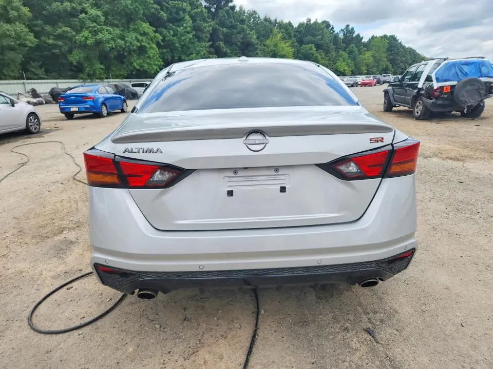 2024 NISSAN ALTIMA SR  