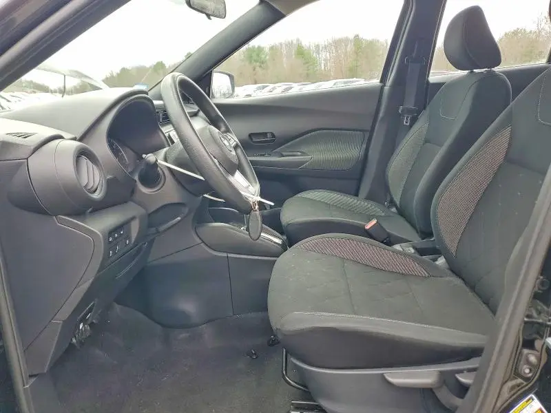 2020 NISSAN KICKS S  